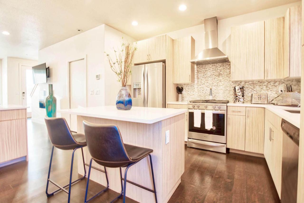 Beautiful 3 Bedroom Townhouse In Old Town North, Brewery District Форт Колинс Екстериор снимка